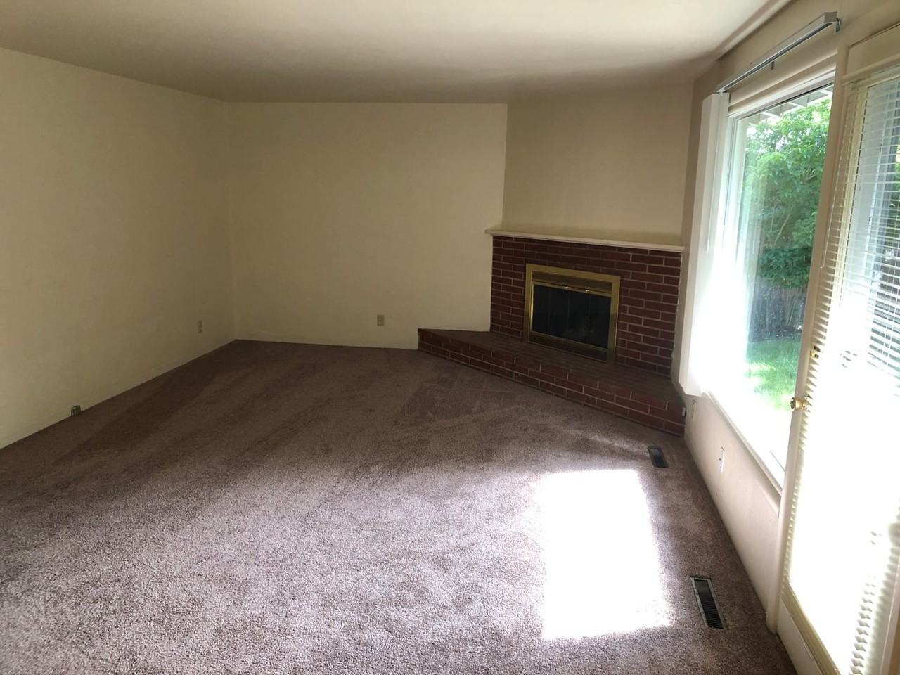 150 N Jackson St - Photo 6 of 15