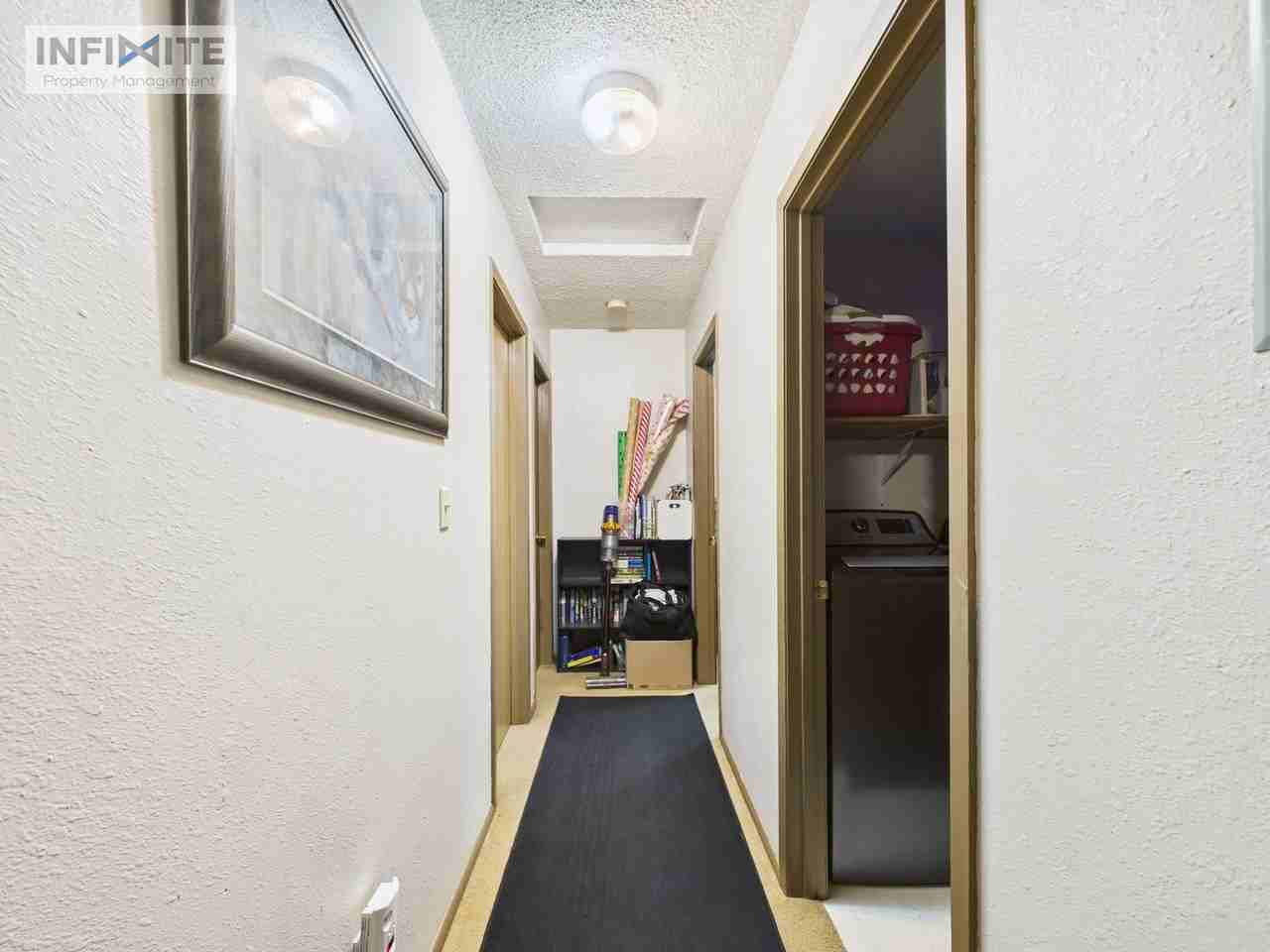 917 Colorado St #B - Photo 6 of 10