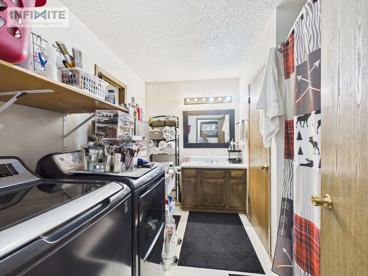 917 Colorado St #B - Photo 7 of 10