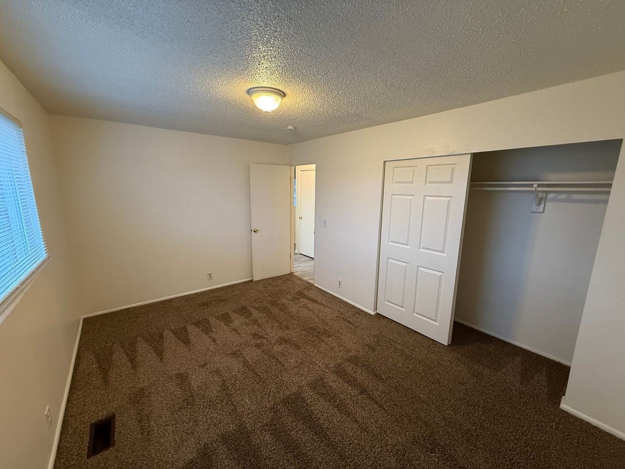 4457 S Woodgrove Dr - Photo 4 of 18