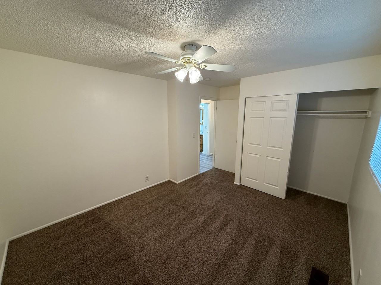 4457 S Woodgrove Dr - Photo 5 of 18