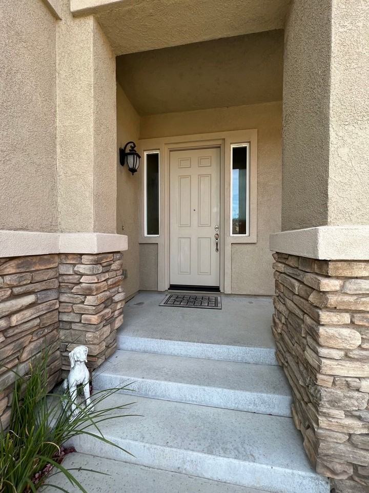 549 Lefevre Dr - Photo 4 of 46