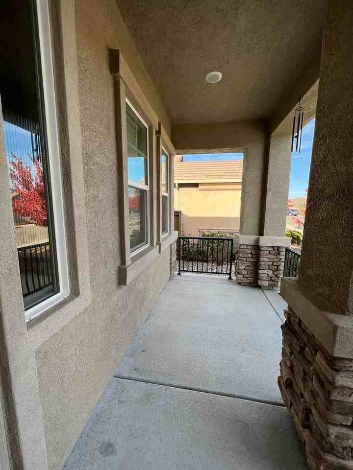 549 Lefevre Dr - Photo 5 of 46