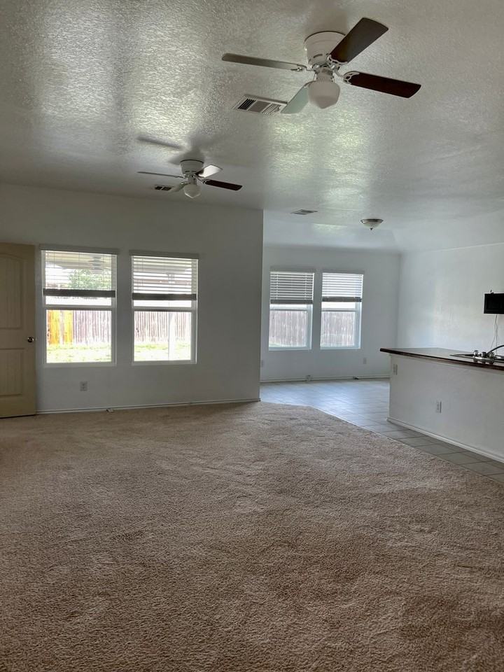 1600 W Nolte Farms Rd - Photo 5 of 18