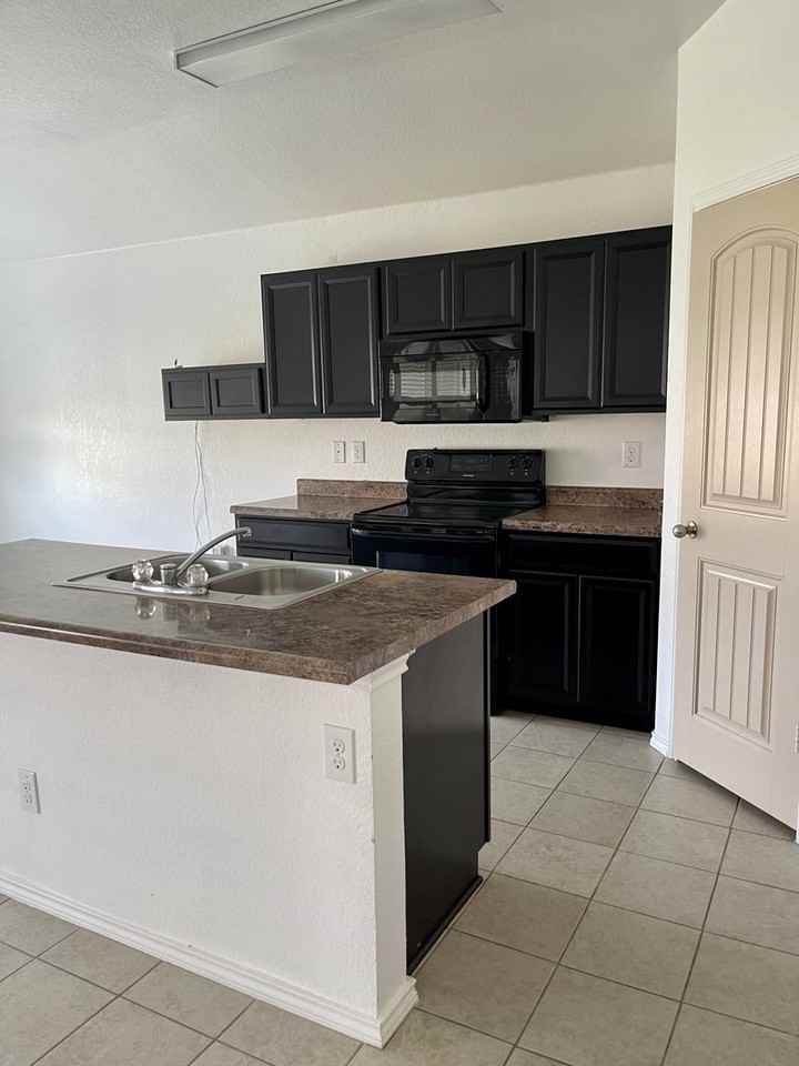 1600 W Nolte Farms Rd - Photo 7 of 18