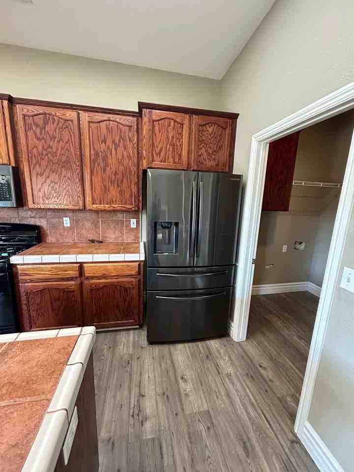 4321 W Elowin Ave - Photo 7 of 27