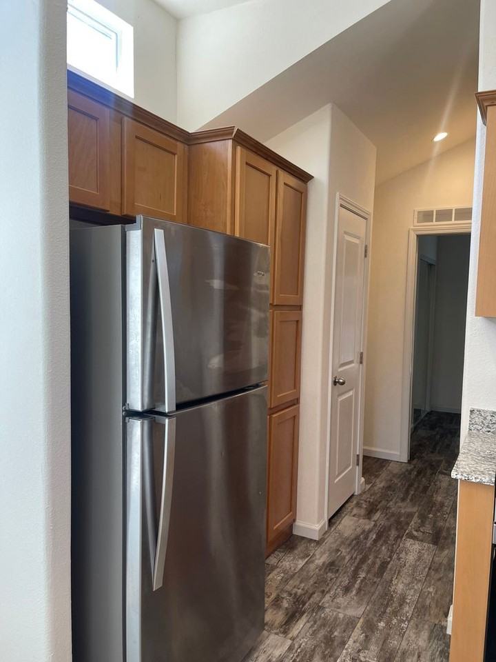 2646 Sharon Avenue - Photo 3 of 31