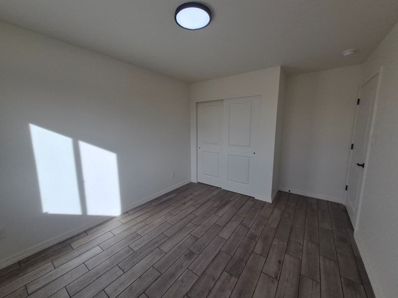 963 S. 6th Avenue - Photo 2 of 13