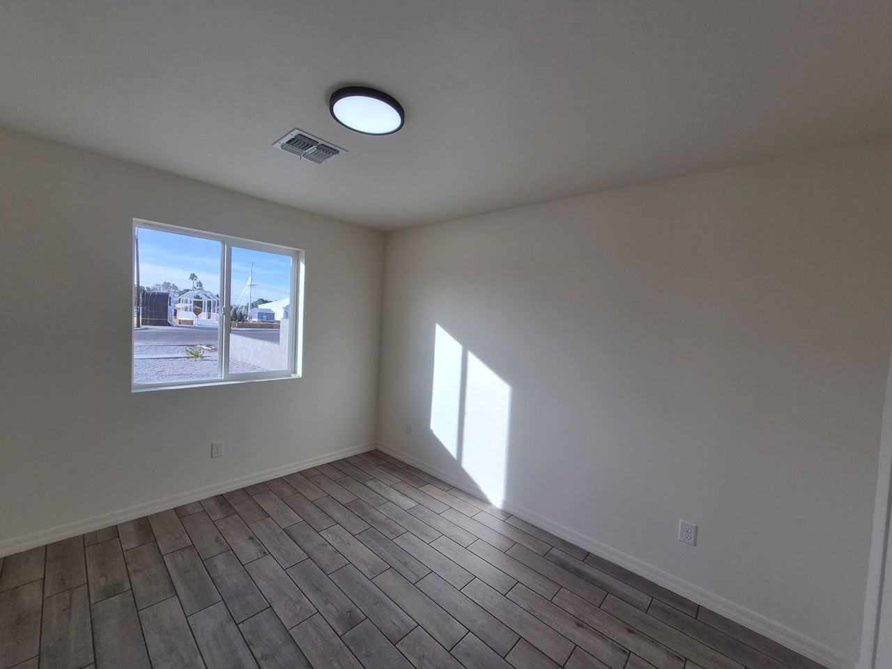 963 S. 6th Avenue - Photo 5 of 13