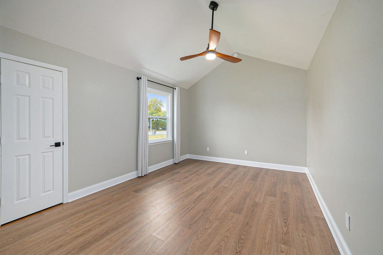 7401 Longview Rd - Photo 7 of 15