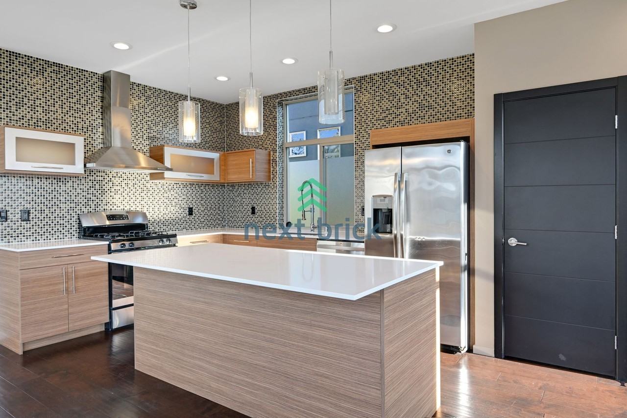 6544 24th Ave Nw - Photo 4 of 23