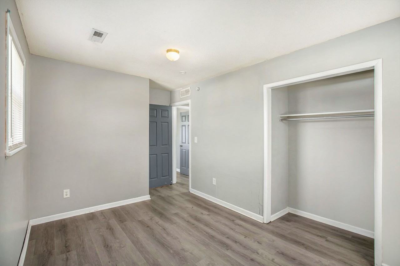 18738 E Blackhawk Trl - Photo 7 of 50