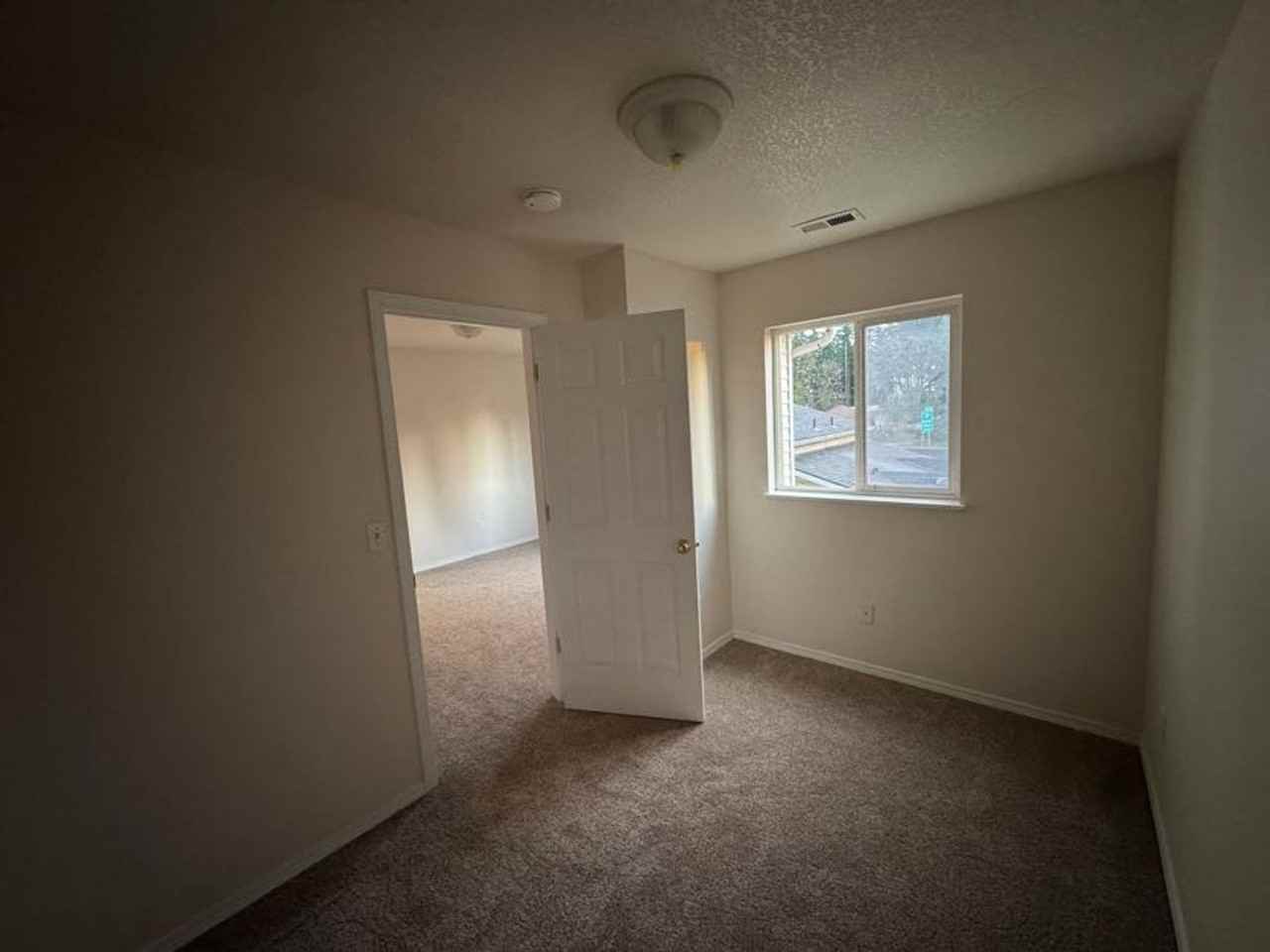 10000 10000 - E SE French Rd - Photo 4 of 30