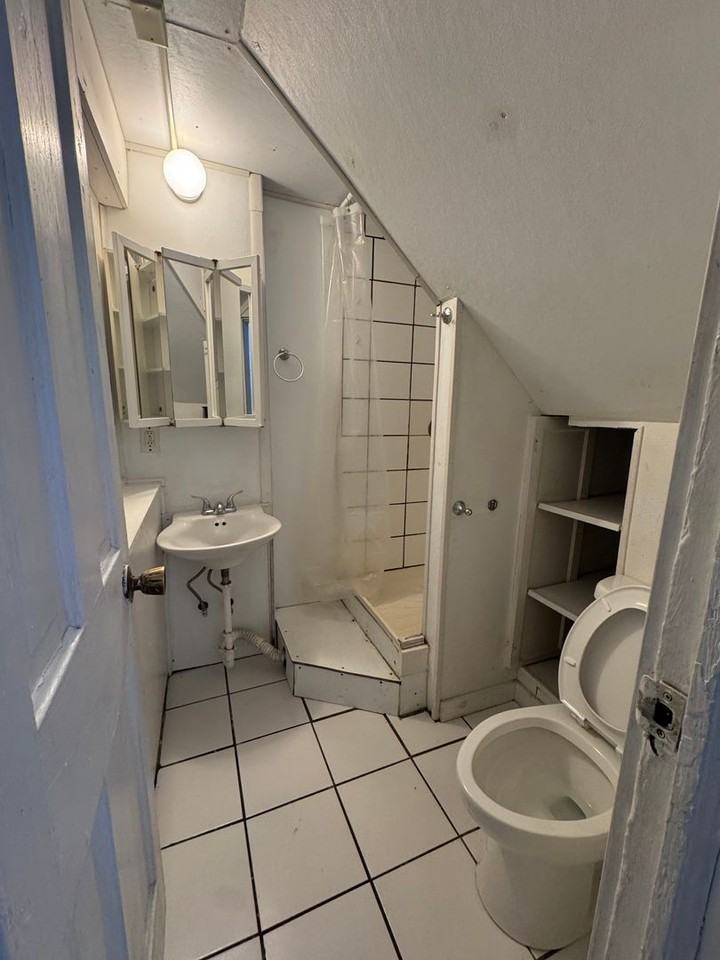 2503 Olive St - Photo 5 of 5