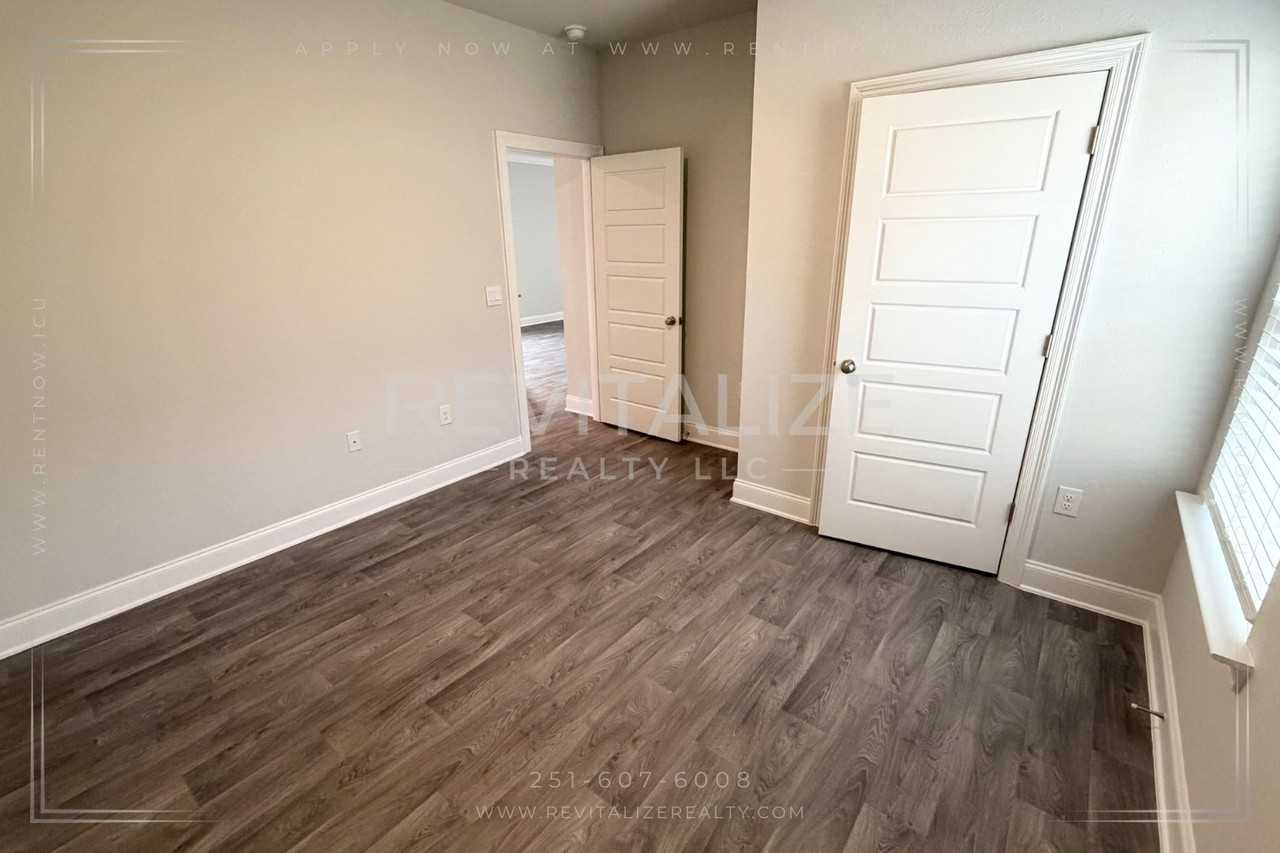 32659 Revere Dr - Photo 4 of 25