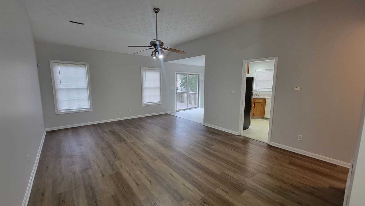 398 Deer Park Way - Photo 2 of 18