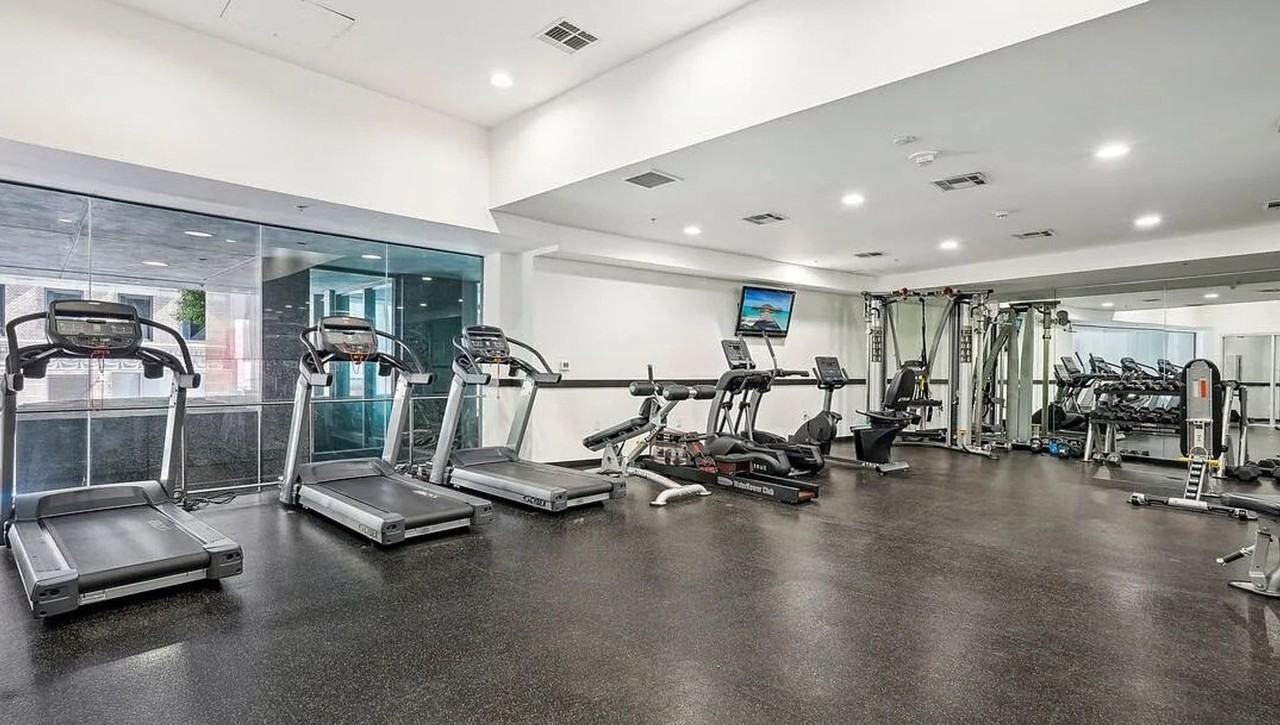 655 S Hope St #1008 - Photo 5 of 5