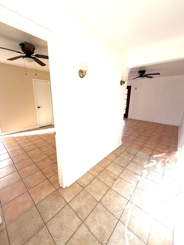 73076 Sun Valley Dr - Photo 2 of 17