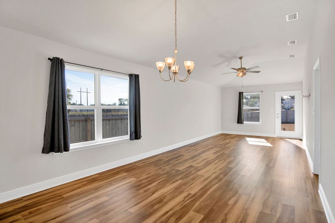 7153 Sonny Dr - Photo 3 of 23