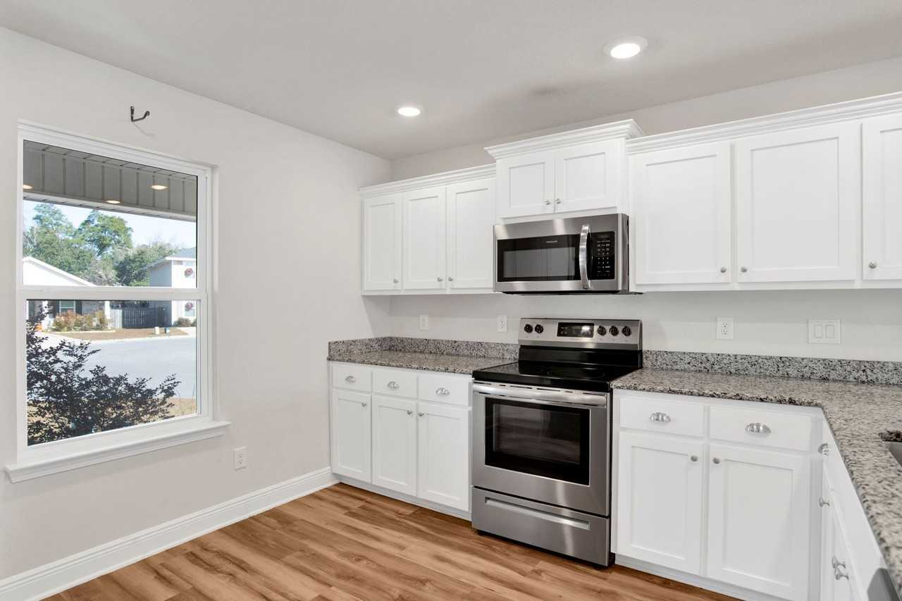 7153 Sonny Dr - Photo 6 of 23