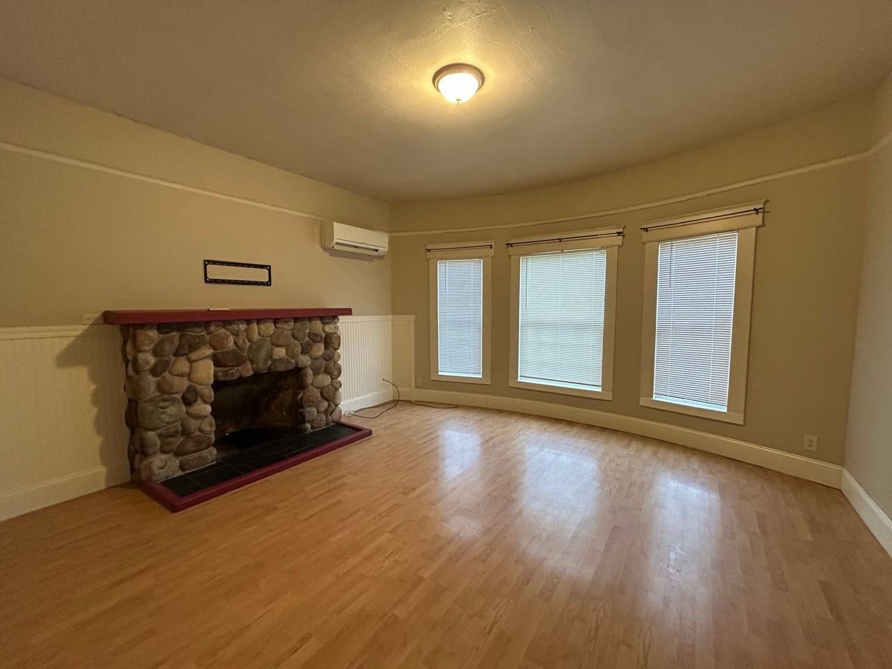 800 S 4th Ave - Photo 3 of 16