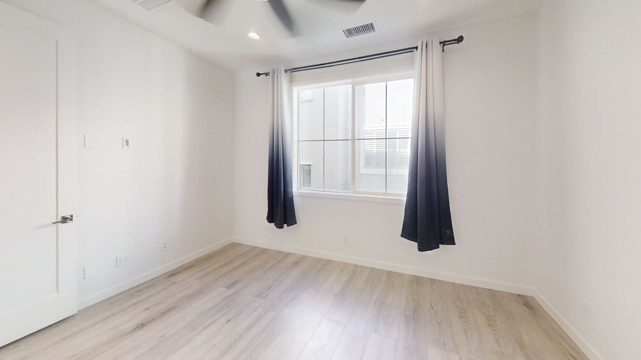 707 S Mosaic St - Photo 5 of 18