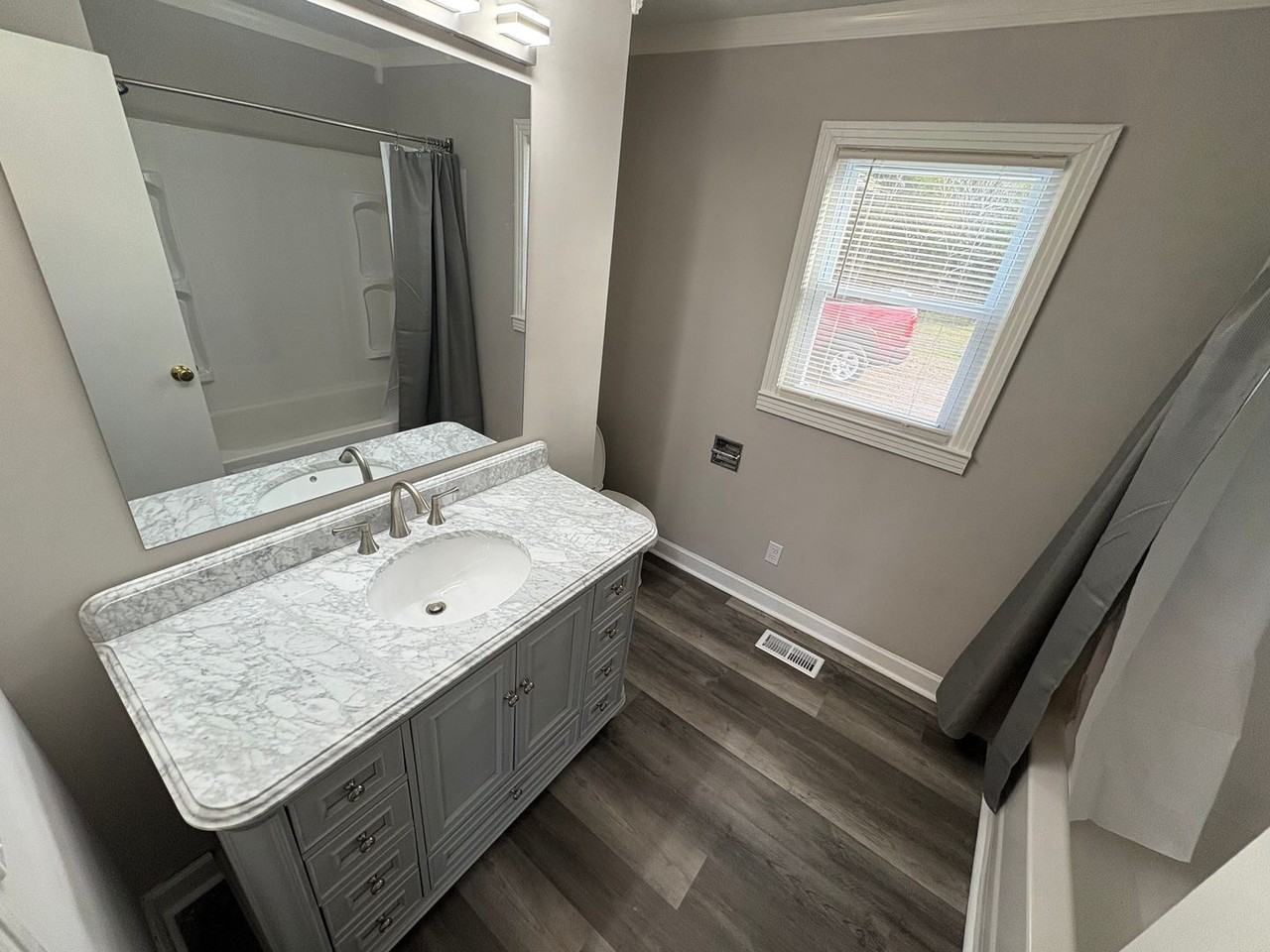 397 Franklin Rd - Photo 6 of 8