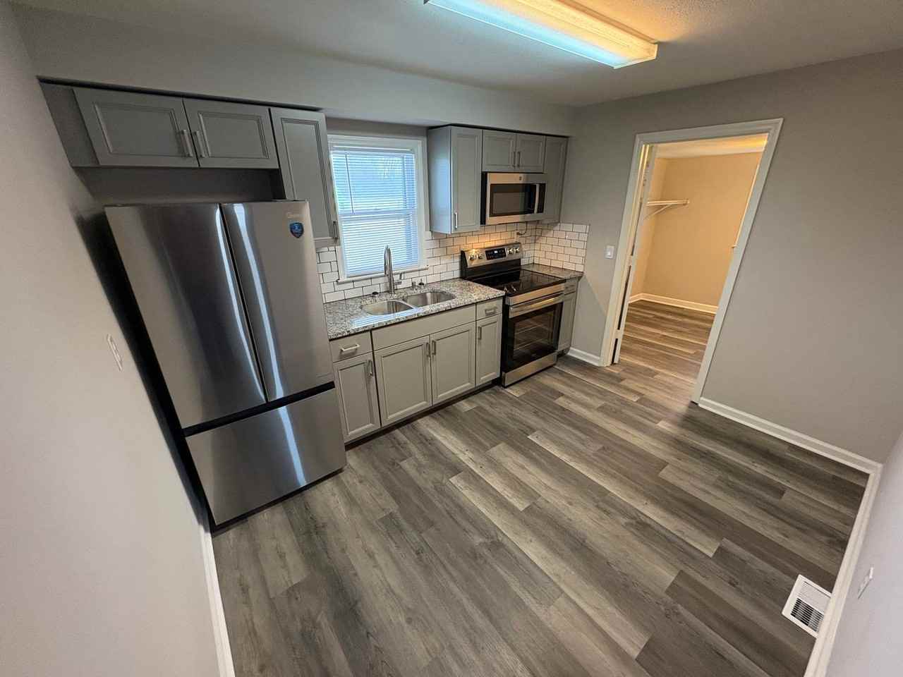 509 Franklin Rd - Photo 4 of 8