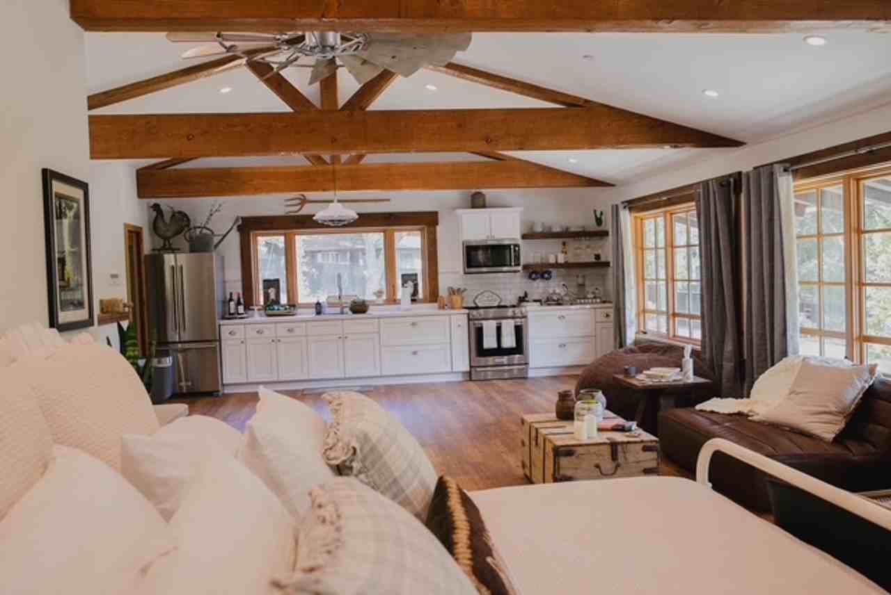 1205B Country Club Dr - Photo 3 of 21