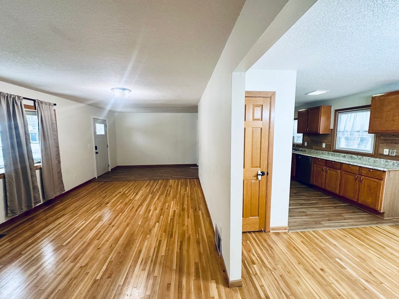 16468 Fishing Ave W - Photo 6 of 32