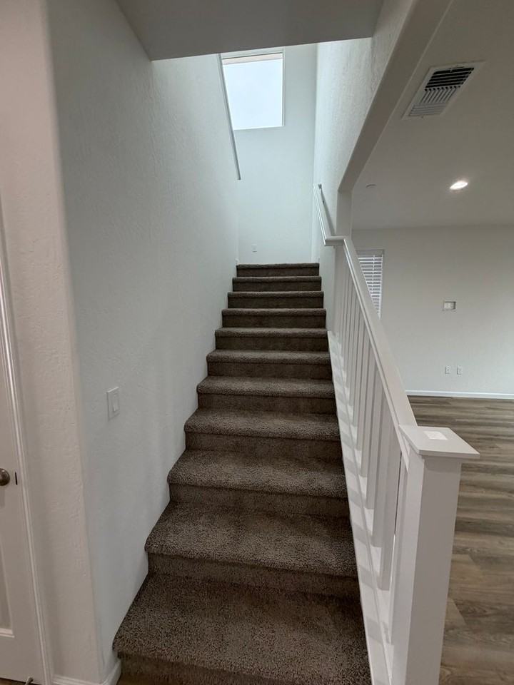 2213 Lodgepole St - Photo 7 of 36