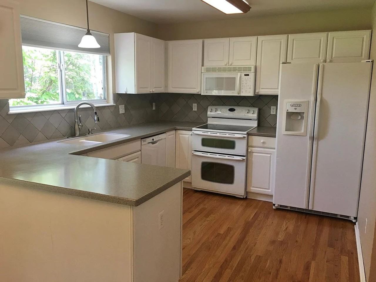 2185 Andrew Dr - Photo 5 of 25