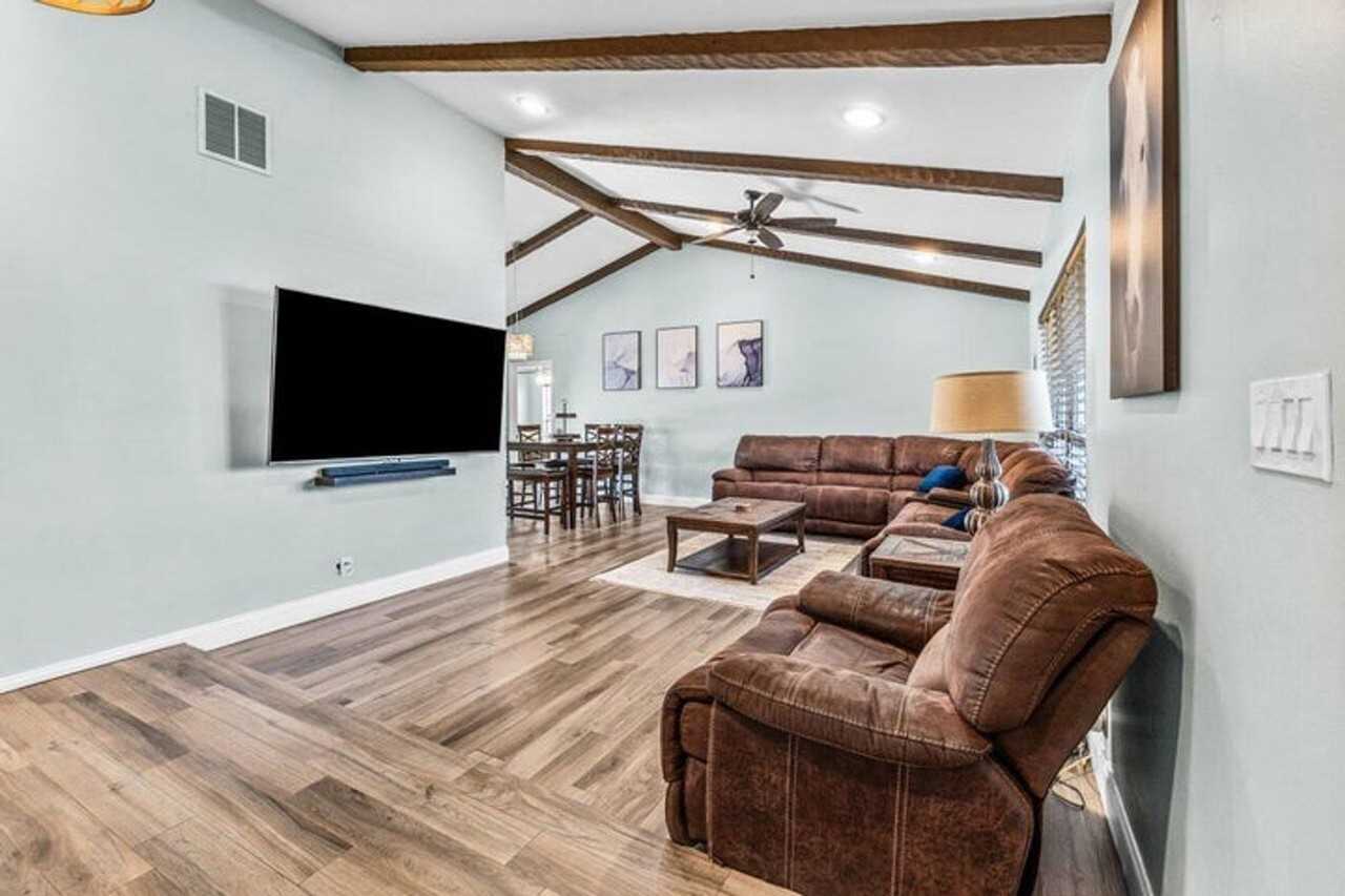 1352 Wyndcliff Dr - Photo 4 of 14