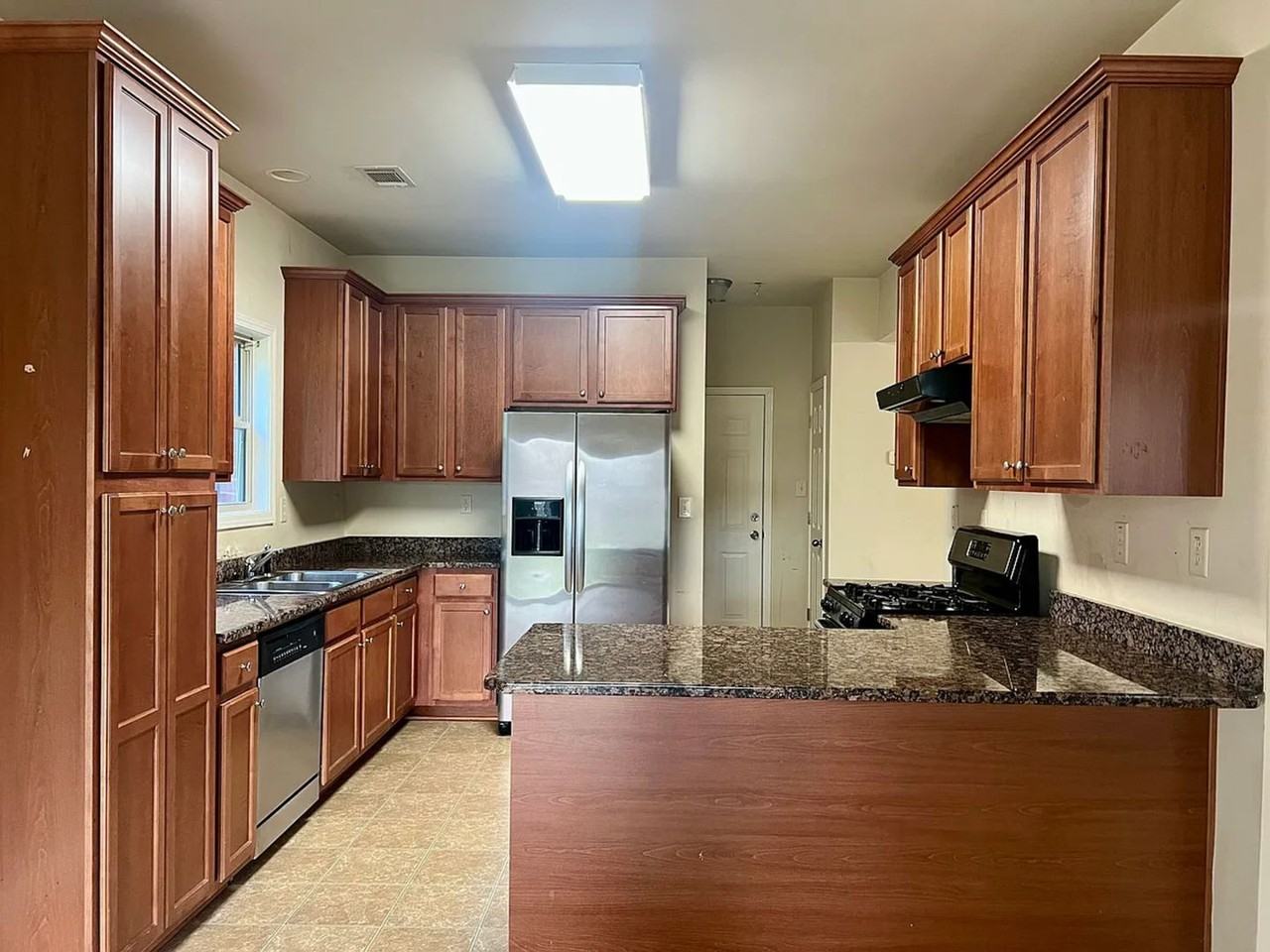 6211 Crestgate Ln - Photo 3 of 16