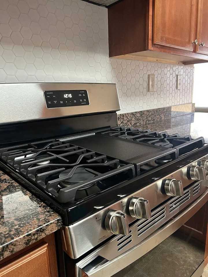 6211 Crestgate Ln - Photo 4 of 16