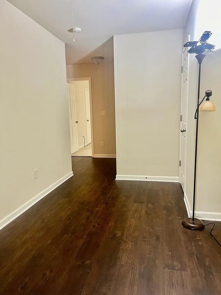 6211 Crestgate Ln - Photo 7 of 16