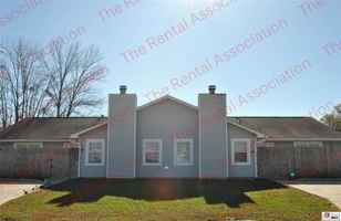 featured image of 300 Woodale Dr #D