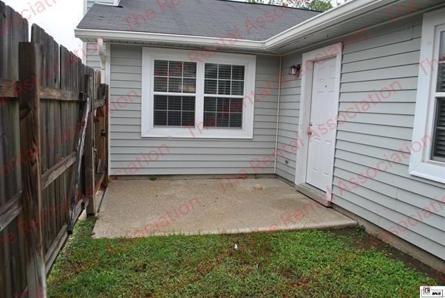 300 Woodale Dr #D - Photo 5 of 28