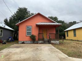 featured image of 1015 Fir Ln