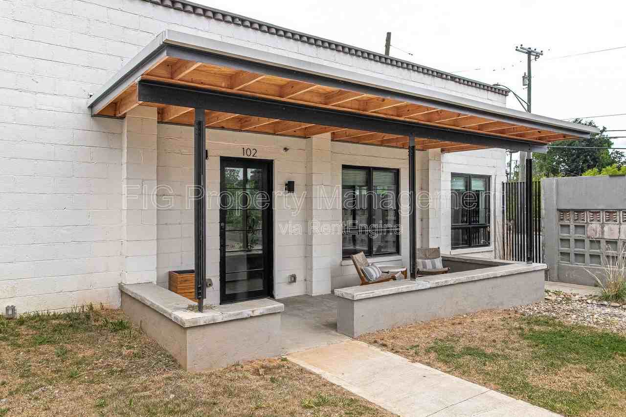 3415 N Broadway St #102 - Photo 2 of 50