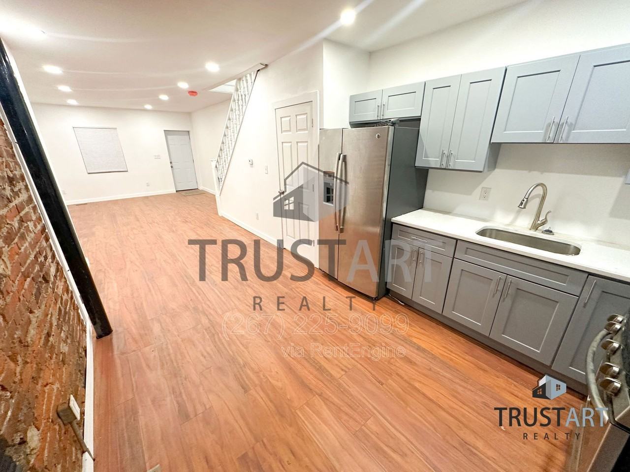 5013 Parrish St - Photo 3 of 17