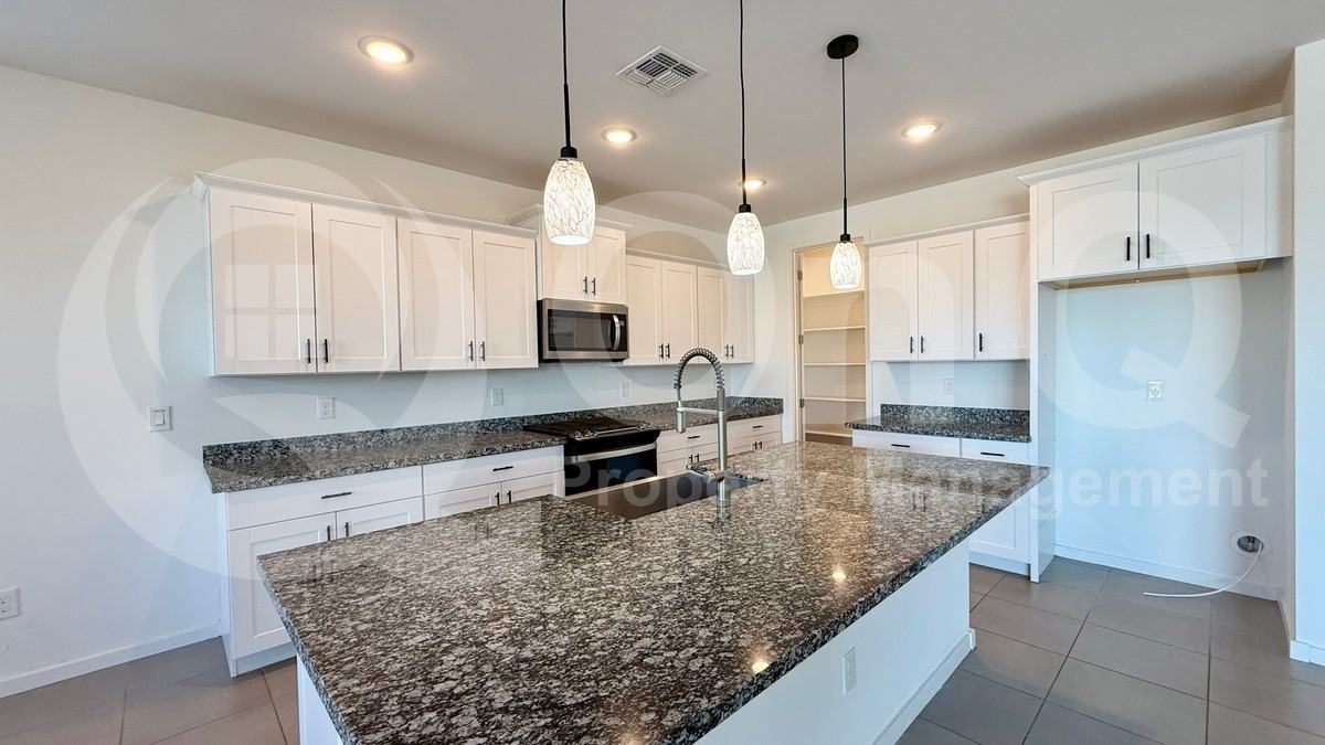 35300 W Marin Ave - Photo 4 of 20