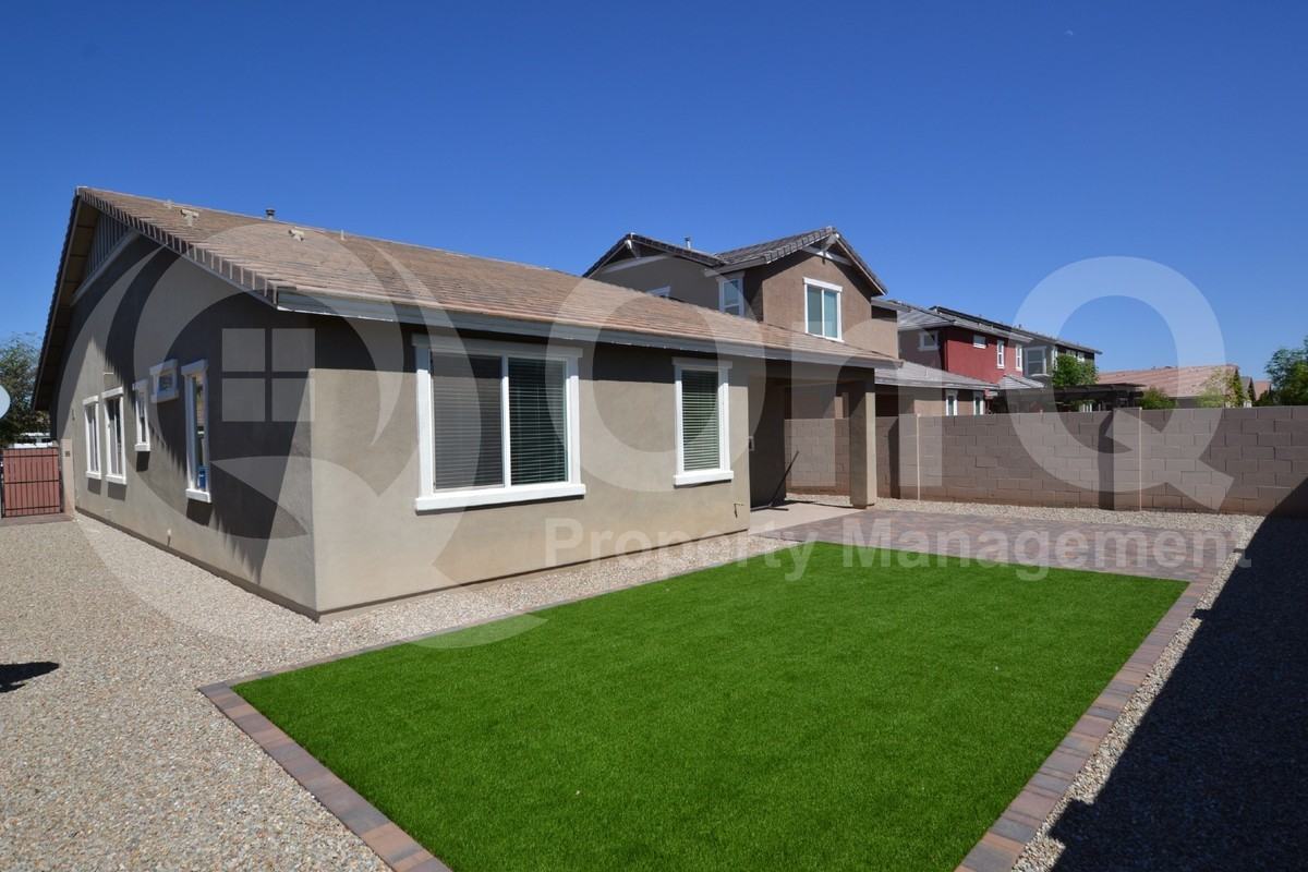 7057 E Olla Ave - Photo 3 of 23