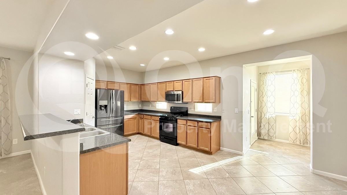 7057 E Olla Ave - Photo 4 of 23