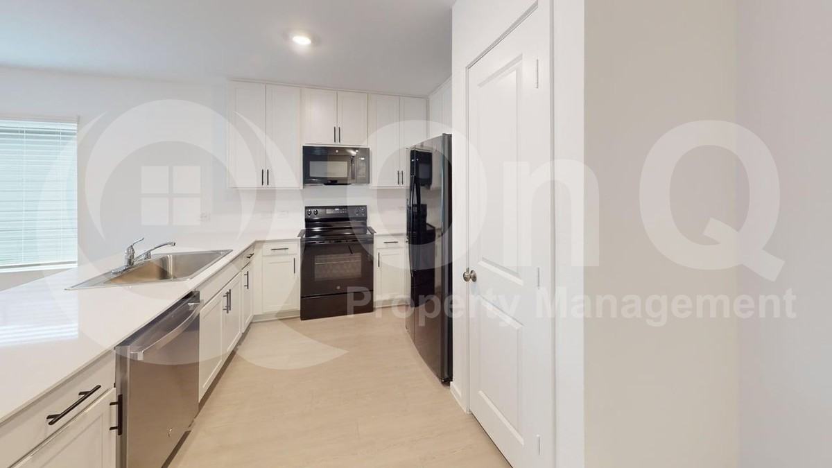 6812 Haines Dr - Photo 6 of 25