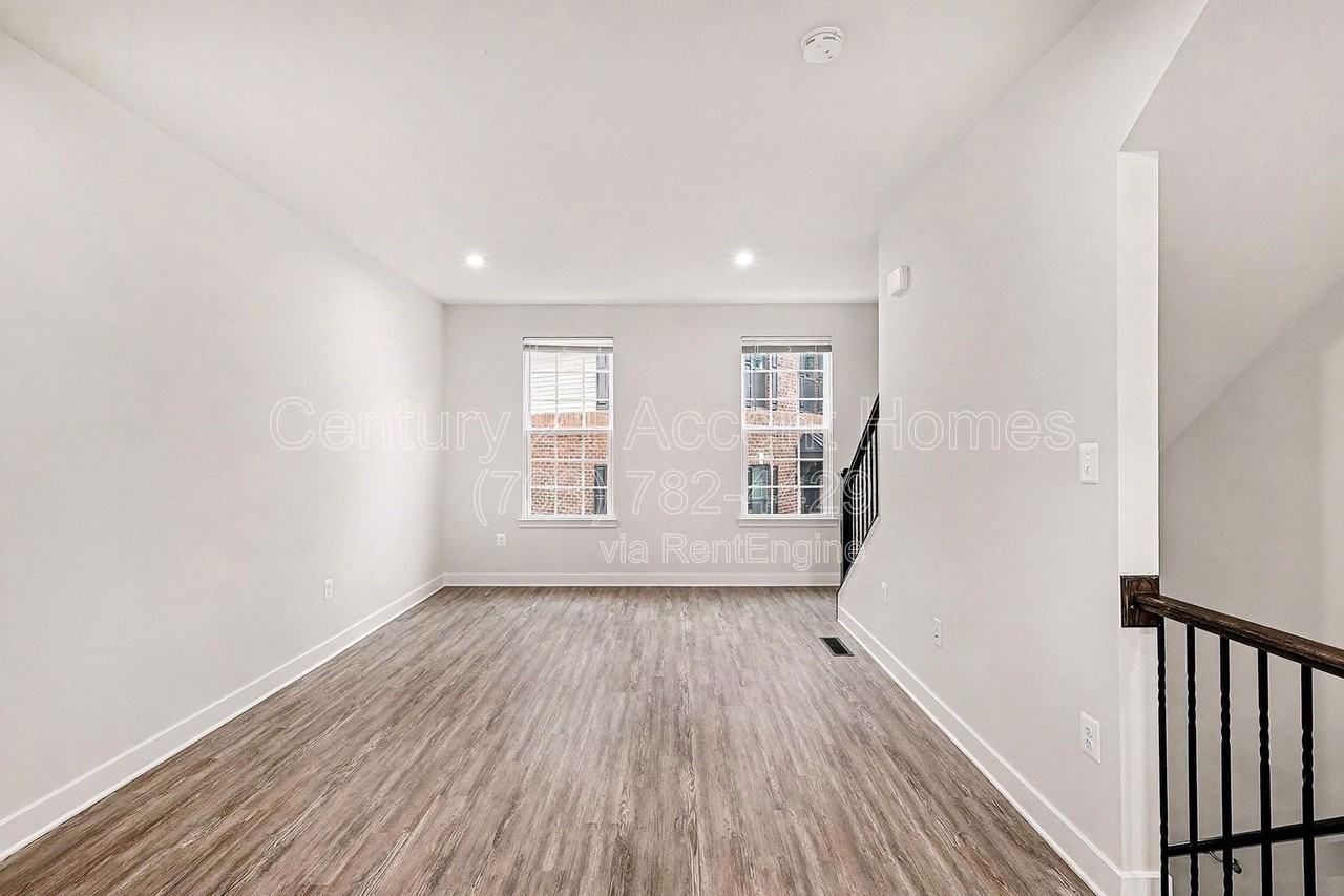 2654 Jetstream Rd - Photo 3 of 31