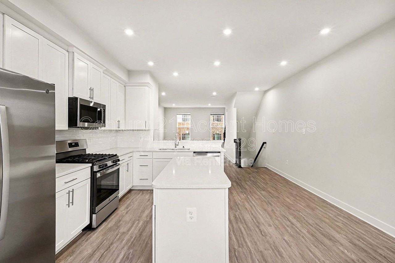 2654 Jetstream Rd - Photo 5 of 31