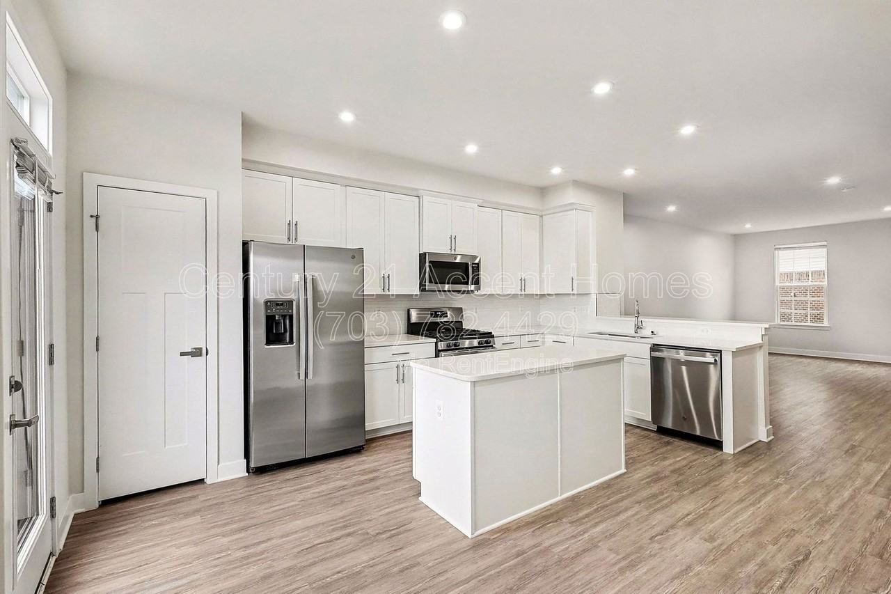 2654 Jetstream Rd - Photo 7 of 31