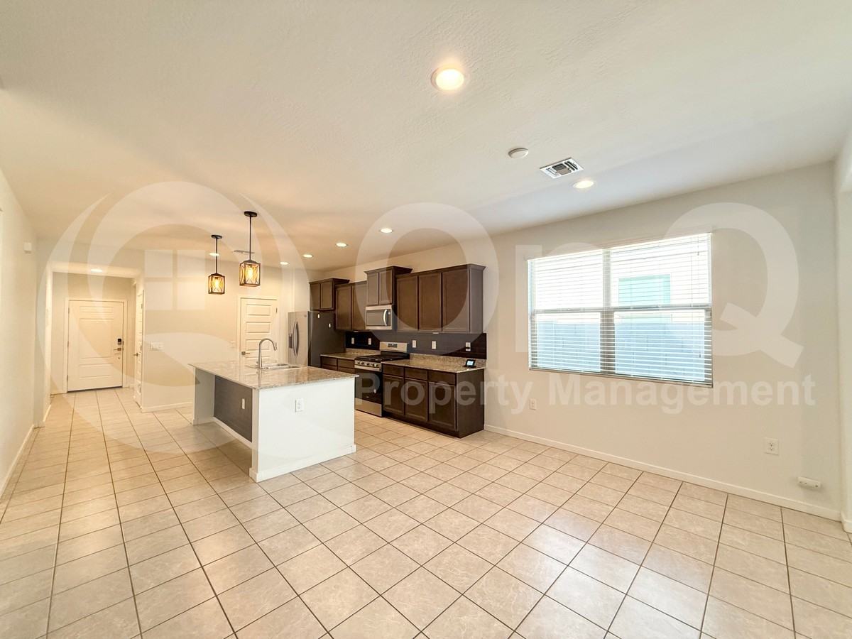 313 W Chaska Trl - Photo 5 of 26