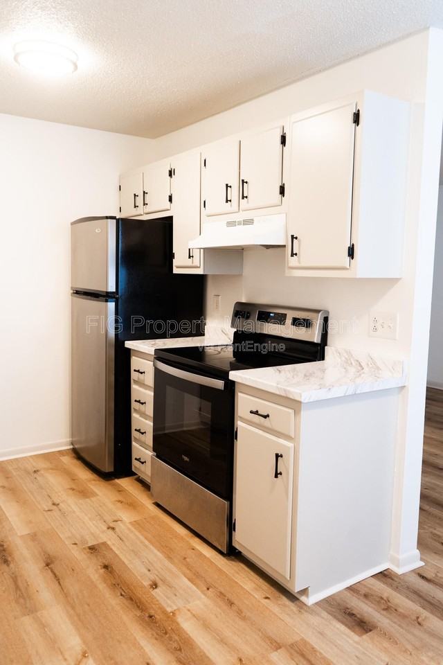 706 E Inskip Dr #4 - Photo 5 of 11